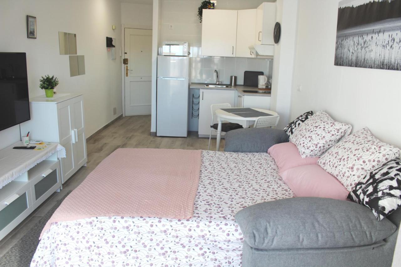 Charming Studio Nerja With Pool المظهر الخارجي الصورة